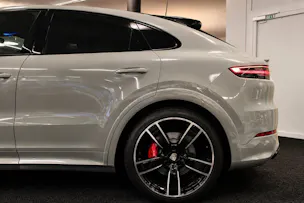 PORSCHE Cayenne GTS Coupé Carbon Paket | PDLS | Soft-Close | Head-Up | 360° Kamera | Hinterachslenk. |
