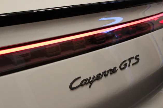 PORSCHE Cayenne GTS Coupé Carbon Paket | PDLS | Soft-Close | Head-Up | 360° Kamera | Hinterachslenk. |