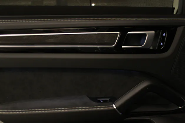 PORSCHE Cayenne GTS Coupé Carbon Paket | PDLS | Soft-Close | Head-Up | 360° Kamera | Hinterachslenk. |