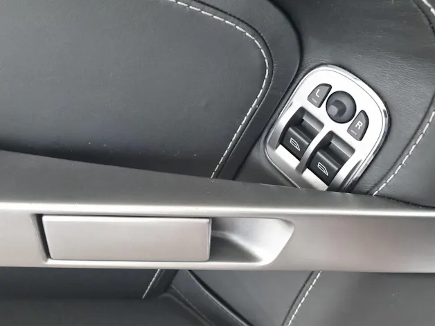 ASTON MARTIN V8 Vantage Roadster 4.7 Sportshift