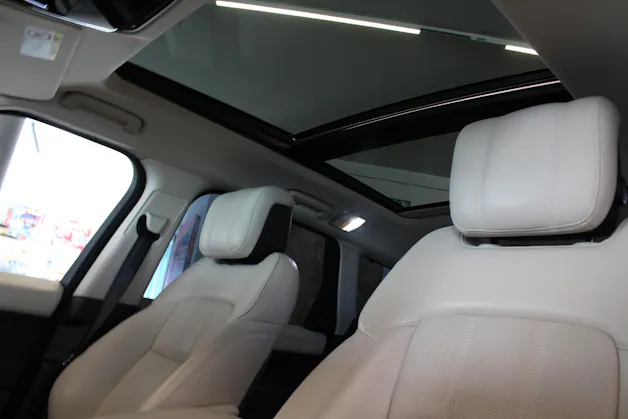 Land Rover Range Rover Sport D250 3.0D I6 HSE Dynamic SVO Premium Palette Green | Meridian Surround Sound | Sitzkühlung & Sitzheizung |