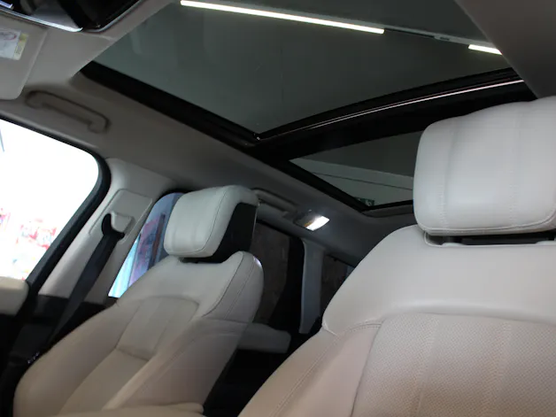 Land Rover Range Rover Sport D250 3.0D I6 HSE Dynamic SVO Premium Palette Green | Meridian Surround Sound | Sitzkühlung & Sitzheizung |