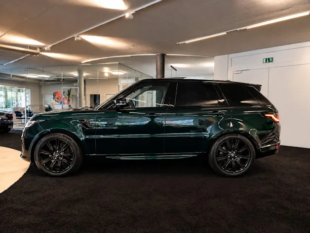 Land Rover Range Rover Sport D250 3.0D I6 HSE Dynamic SVO Premium Palette Green | Meridian Surround Sound | Sitzkühlung & Sitzheizung |