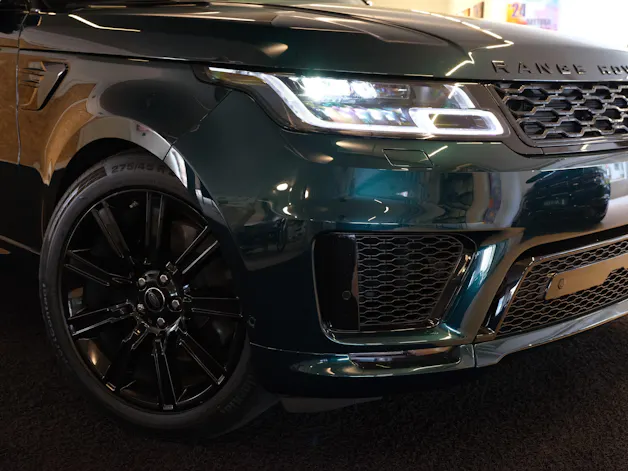 Land Rover Range Rover Sport D250 3.0D I6 HSE Dynamic SVO Premium Palette Green | Meridian Surround Sound | Sitzkühlung & Sitzheizung |