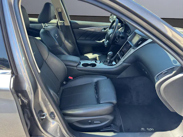 INFINITI Q50 2.0 Premium Tech Automatic