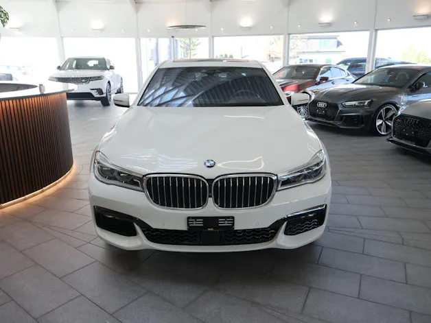 BMW 750i xDrive M-Sportpaket Steptronic