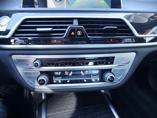 BMW 750i xDrive M-Sportpaket Steptronic