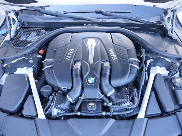 BMW 750i xDrive M-Sportpaket Steptronic