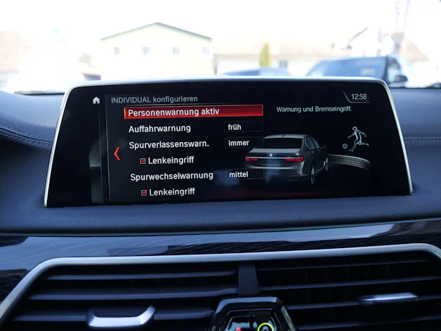 BMW 750i xDrive M-Sportpaket Steptronic