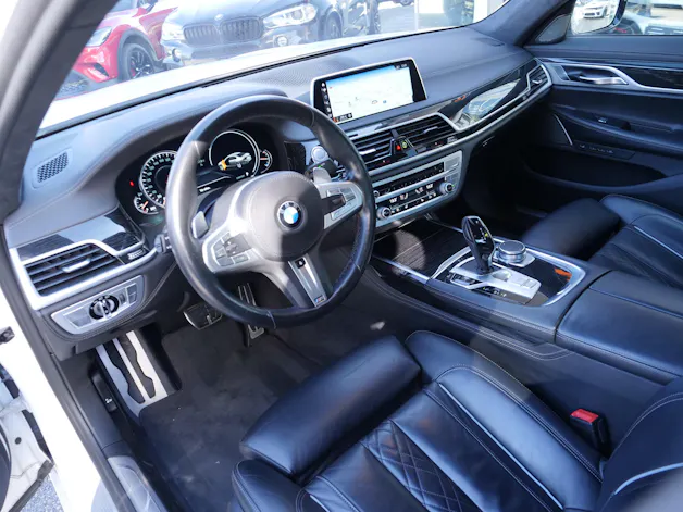 BMW 750i xDrive M-Sportpaket Steptronic