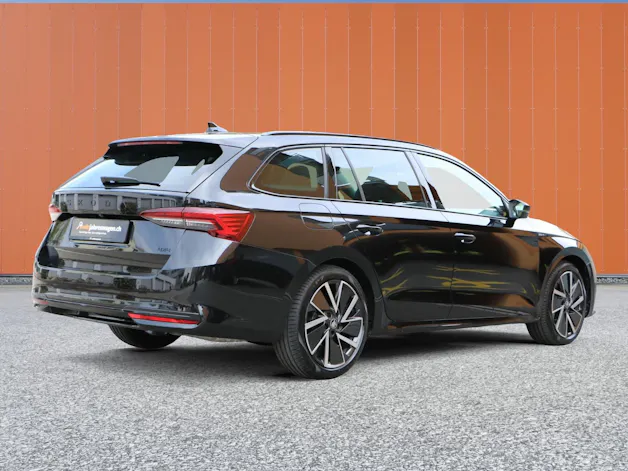 SKODA Octavia Combi 2.0 TSI DSG Sport Line 4x4