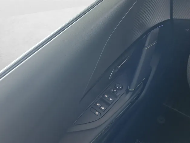 PEUGEOT 208 54kWh e-GT