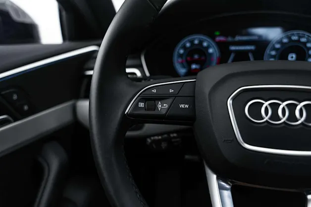 AUDI A4 Avant 45 TFSI S line S-tronic quattro