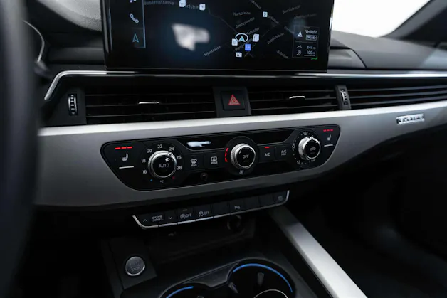 AUDI A4 Avant 45 TFSI S line S-tronic quattro