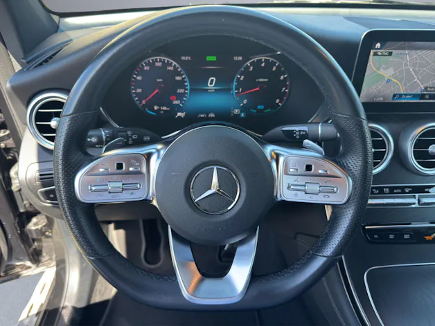 MERCEDES-BENZ GLC 200 AMG Line 4Matic 9G-Tronic