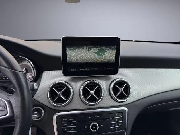 MERCEDES-BENZ GLA 200 Night Star 7G-DCT