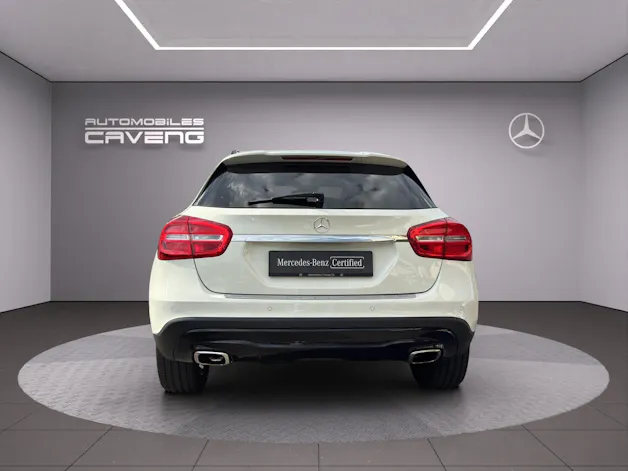 MERCEDES-BENZ GLA 200 Night Star 7G-DCT