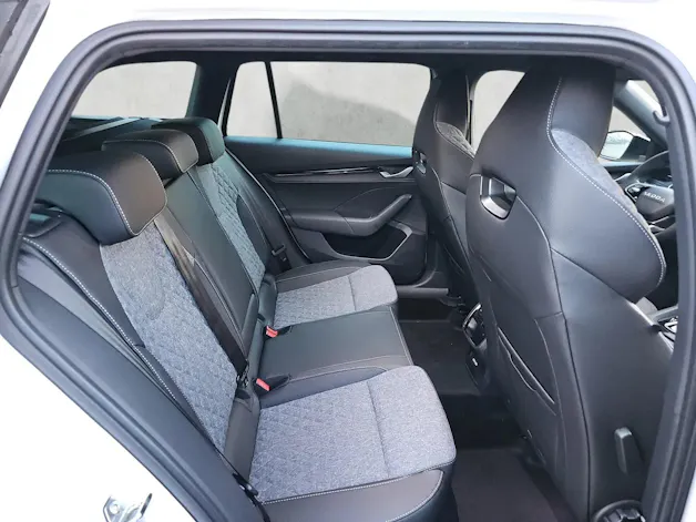 SKODA Octavia Combi 2.0 TSI DSG Sport Line 4x4