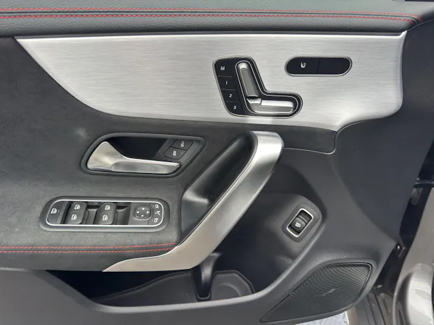 MERCEDES-BENZ CLA Shooting Brake 250 4Matic 7G-DCT AMG Line