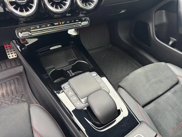 MERCEDES-BENZ CLA Shooting Brake 250 4Matic 7G-DCT AMG Line