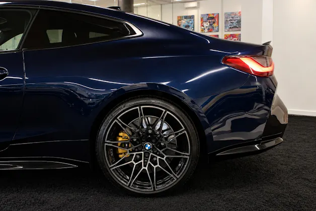 BMW M4 Coupé Competition Carbon Paket Innen & Aussen | Keramik Bremsen | Laserlicht | M Driver`s Package |