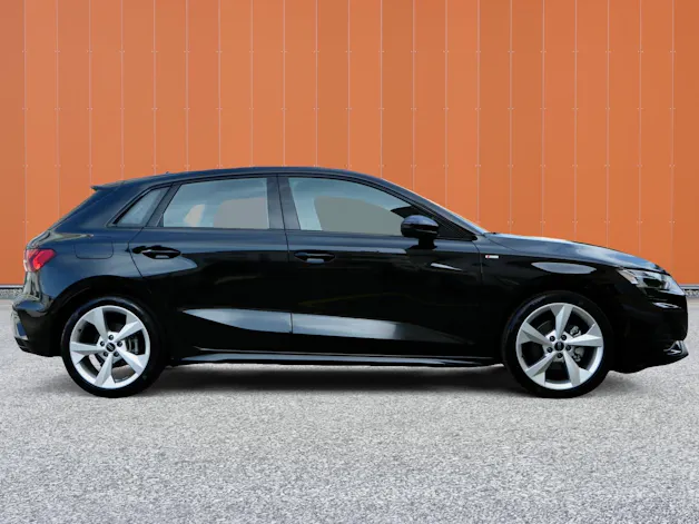AUDI A3 Sportback TFSI 110 kW S line S tronic