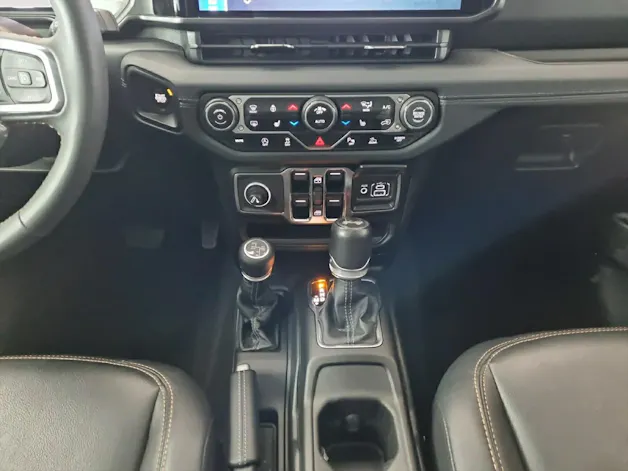 JEEP Wrangler Unl. 2.0 Sahara Facelift