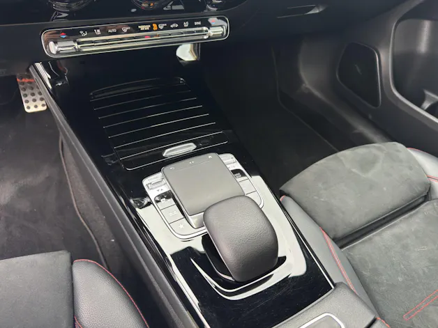 MERCEDES-BENZ A 220 AMG Line 7G-DCT 4Matic