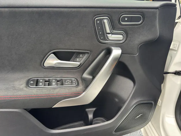 MERCEDES-BENZ A 220 AMG Line 7G-DCT 4Matic