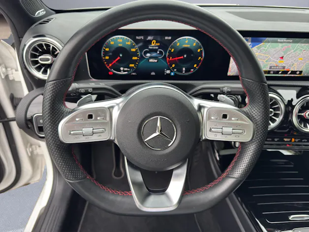 MERCEDES-BENZ A 220 AMG Line 7G-DCT 4Matic