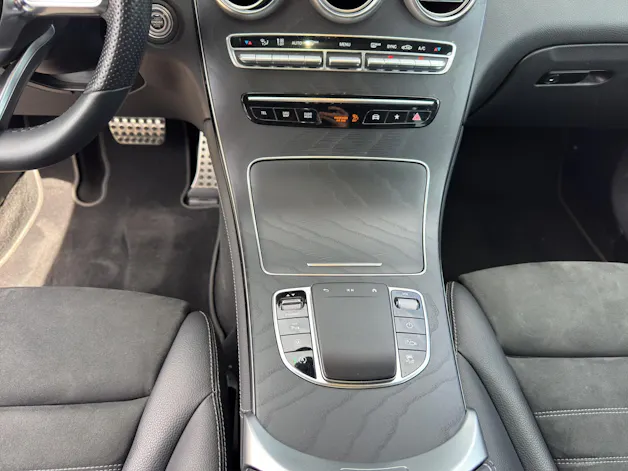 MERCEDES-BENZ GLC 300 AMG Line 4Matic 9G-Tronic
