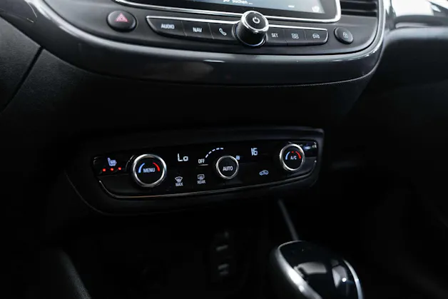OPEL Crossland 1.2i Ultimate Automat