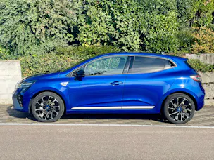 RENAULT Clio 1.6 E-Tech Esprit Alpine 143 PS Automat mit Abstandsregeltempomat und AHK!!