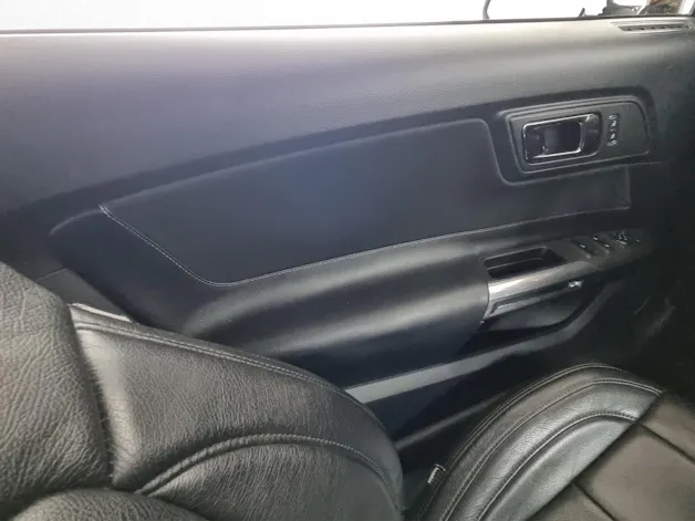FORD Mustang Convertible 3.7
