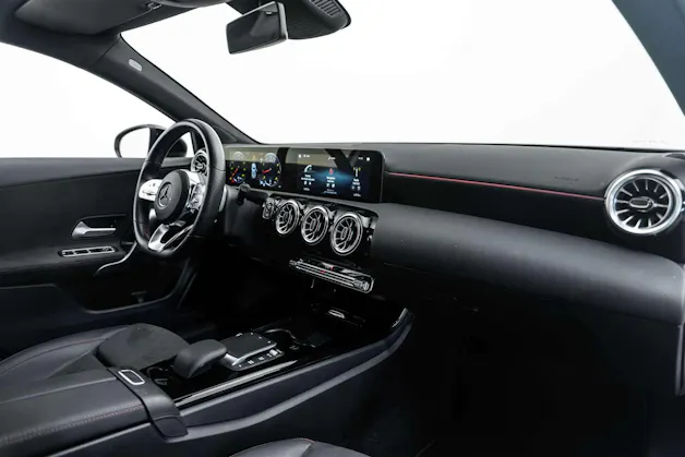 MERCEDES-BENZ MERCEDES-BENZ A 200 AMG Line 7G-DCT
