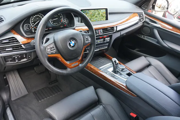 BMW X5 xDrive 50i V8 450PS aus erster Hand, sehr gepflegt, CH-Auto!!