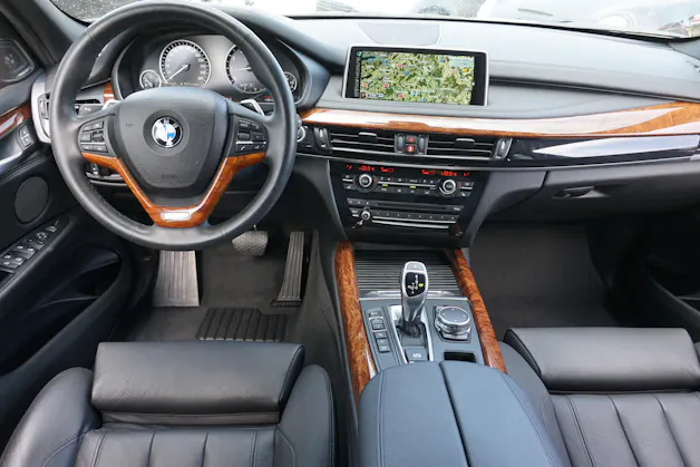 BMW X5 xDrive 50i V8 450PS aus erster Hand, sehr gepflegt, CH-Auto!!