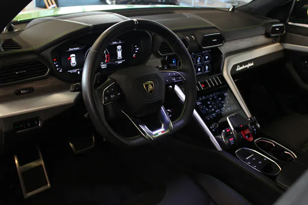Lamborghini Urus E-Gear PPF-Folie | Bang & Olufsen Sound | Sitzbelüftung | Sitzheizung | Massagesitze | Night Vision | Sitzheizung Hinten |