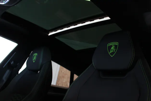 Lamborghini Urus E-Gear PPF-Folie | Bang & Olufsen Sound | Sitzbelüftung | Sitzheizung | Massagesitze | Night Vision | Sitzheizung Hinten |