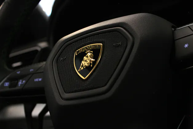 Lamborghini Urus E-Gear PPF-Folie | Bang & Olufsen Sound | Sitzbelüftung | Sitzheizung | Massagesitze | Night Vision | Sitzheizung Hinten |