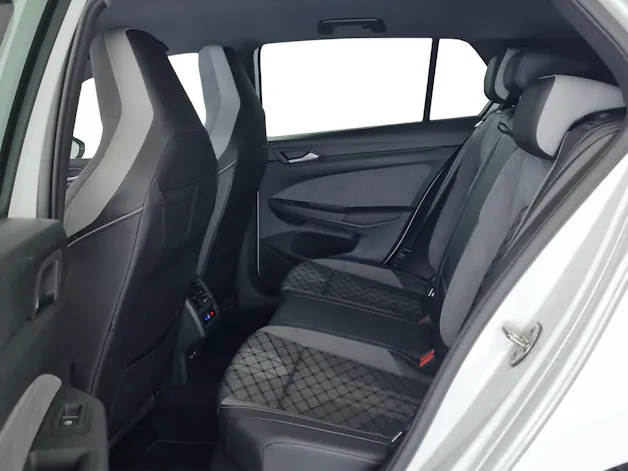 VW Golf 8 1.5 eTSI mHEV R-Line DSG