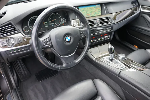 BMW 528i xDrive Touring Luxury 245PS mit Abstandsregeltempomat