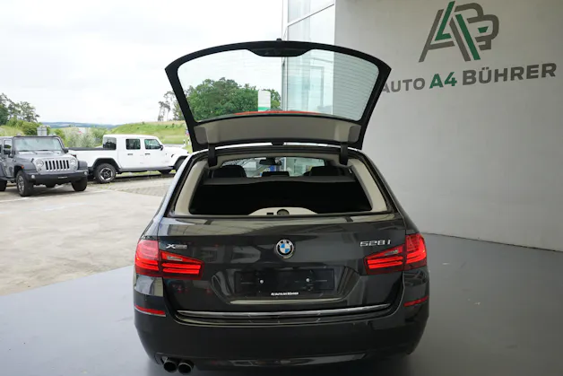 BMW 528i xDrive Touring Luxury 245PS mit Abstandsregeltempomat