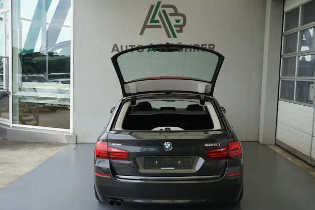 BMW 528i xDrive Touring Luxury 245PS mit Abstandsregeltempomat