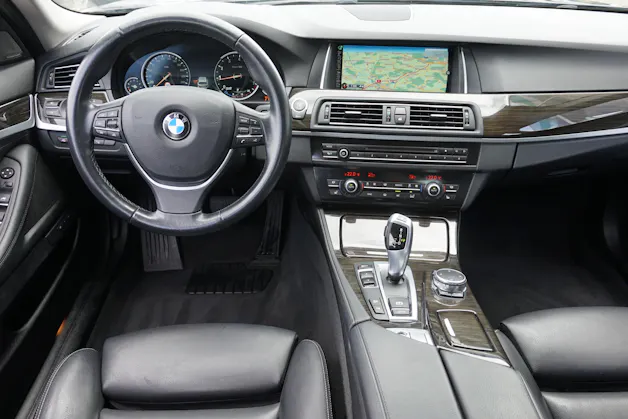 BMW 528i xDrive Touring Luxury 245PS mit Abstandsregeltempomat