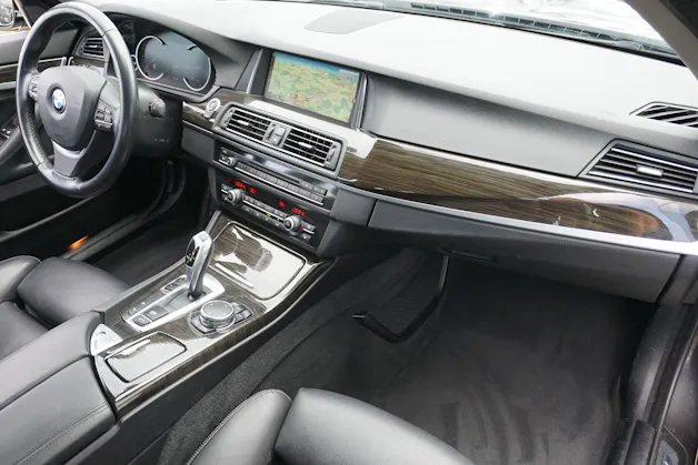 BMW 528i xDrive Touring Luxury 245PS mit Abstandsregeltempomat