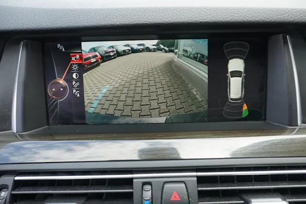 BMW 528i xDrive Touring Luxury 245PS mit Abstandsregeltempomat