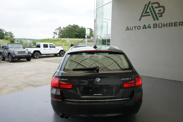 BMW 528i xDrive Touring Luxury 245PS mit Abstandsregeltempomat