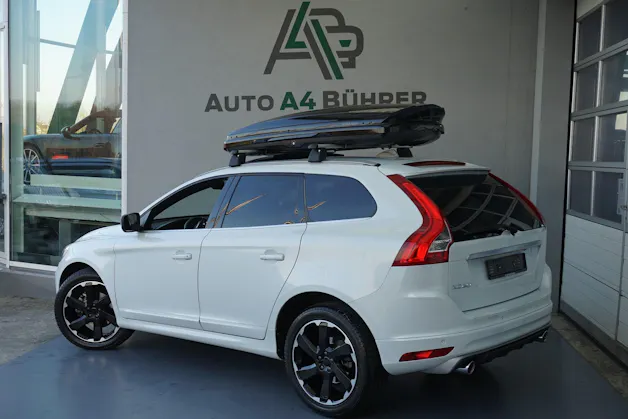 VOLVO XC60 T6 AWD Momentum R-Design Geartronic