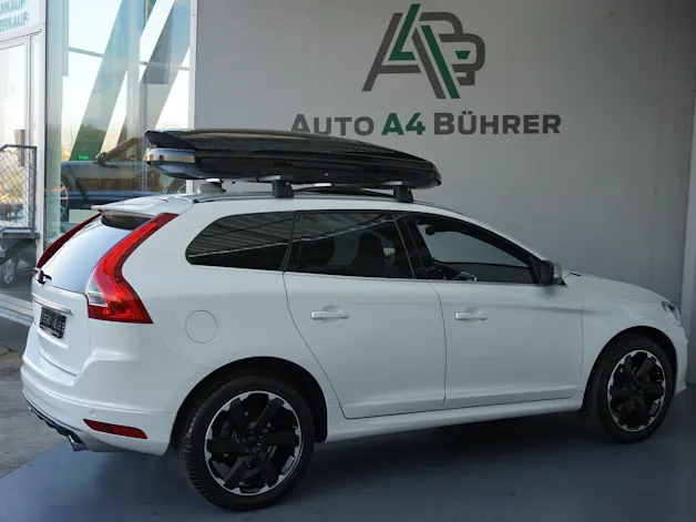 VOLVO XC60 T6 AWD Momentum R-Design Geartronic
